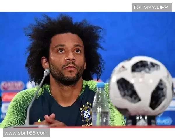 匈牙利足球球星独特发型解析展现个性与赛场魅力 匈牙利足球球星独特发型解析展现个性与赛场魅力