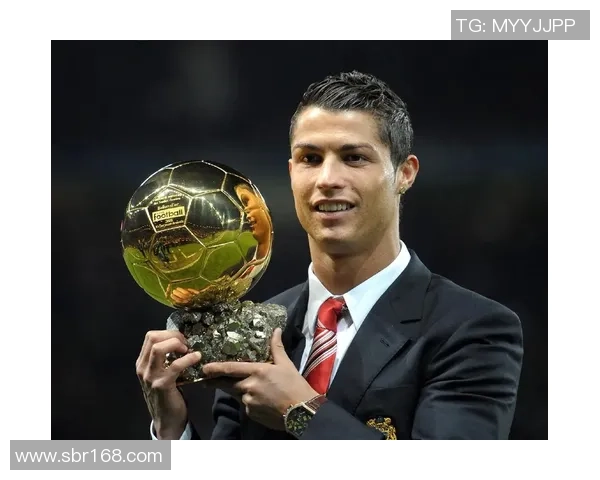 足球球星经典站姿解析图解全面剖析运动员身体语言与技巧运用 足球球星经典站姿解析图解全面剖析运动员身体语言与技巧运用