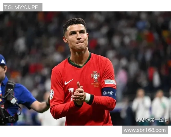 足球星光闪耀精彩瞬间集锦,感受世界顶级球员的无与伦比技艺 足球星光闪耀精彩瞬间集锦,感受世界顶级球员的无与伦比技艺